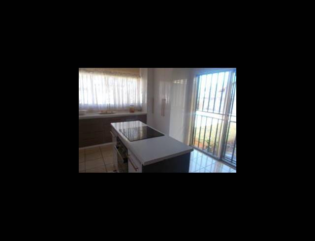 3 BEDROOM HOUSE FOR SALE IN RONDEBULT